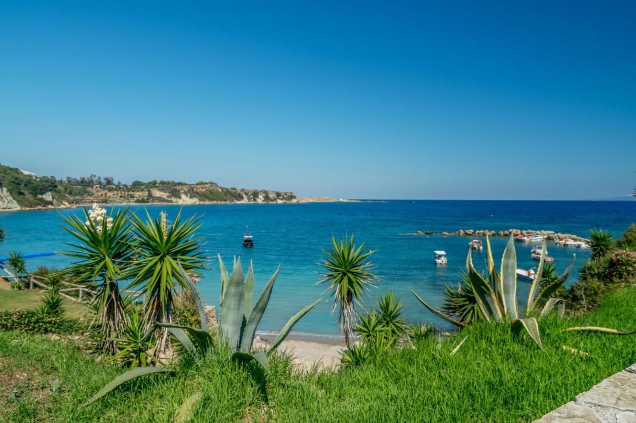 Porto Roma Seaside Studios Vasilikí エクステリア 写真